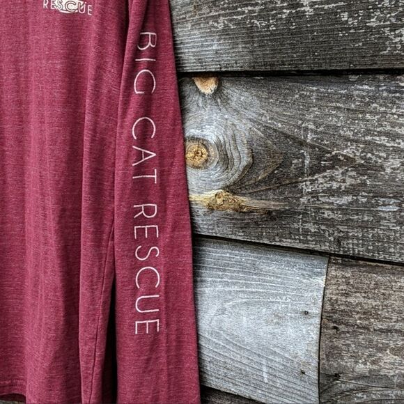 Big Cat Rescue Long Sleeve Lion Record Shirt Red - Picture 3 of 7